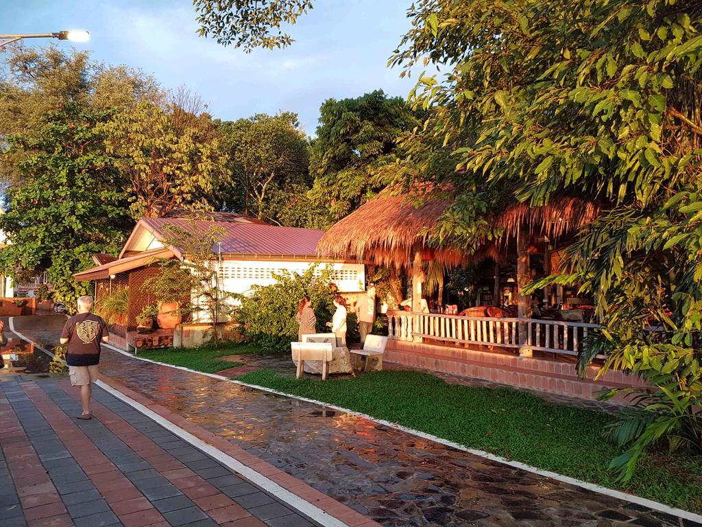 Mut Mee Garden Guest House Нонгкхай Екстер'єр фото